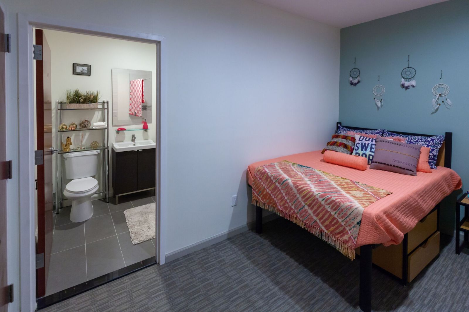 bedroom off campus housing in Binghamton NY